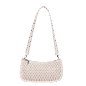 Borsa sottobraccio chic in paglia beige con ampia tracolla a borchie argento