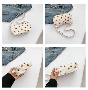 Détails du sac à bandoulière en velours côtelé blanc avec motif fraise sous quatre angles