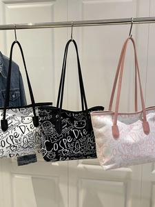Women Casual Canvas Graffiti Tote Bag Large Capacity Letter Pattern Printed Shoulder Bag Street Style Shopping Handbag