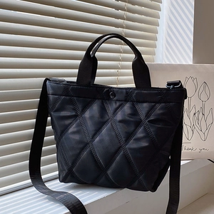 Women Quilted Rhombus Pattern Shoulder Bag Lightweight Nylon Tote Bag With Adjustable Strap Casual Solid Color Handbag Daily Use
