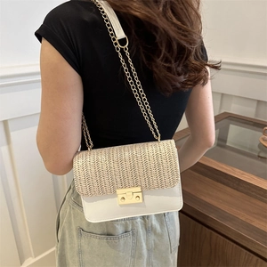 Fashionable woven straw contrast crossbody bag with gold chain strap for women