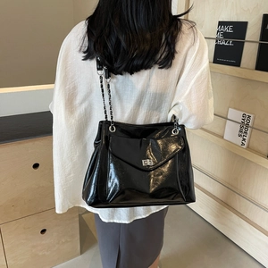 Women Large Capacity PU Leather Shoulder Bag Metallic Texture Tote Bag With Chain Strap Simple Casual Commuter Crossbody Bag