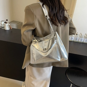 Minimalist silver shoulder bag with large capacity and metal chain strap for women