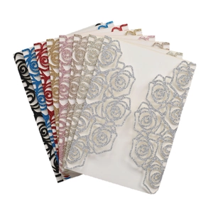 Copertine per inviti con rose tagliate al laser glitterate per matrimoni e feste