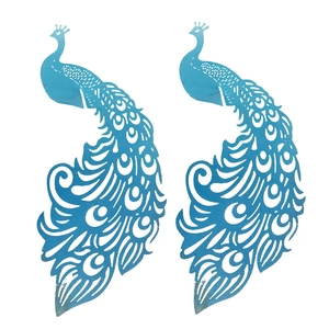 Elegant Laser Cut Peacock Shape Wine Glass Place Cards Pearlescent Paper Hollow Design Wedding Banquet Party Table Decor Name Cards