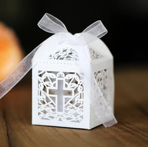 European Laser Hollow Cross Candy Box With Ribbon Artificial Pearl Paper Gift Wrap Bags For Wedding Baptism Party Favor Boxes