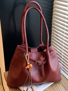 Grand sac cabas vintage en cuir bordeaux avec pampille élégante en bois