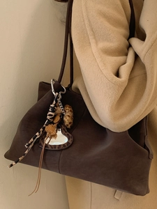 Retro coffee brown suede tote bag with leopard heart charm and tassel for women