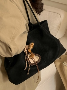 Retro black oversized tote bag with leopard heart mirror charm for women commute