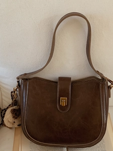 Women Vintage PU Leather Bucket Bag Korean Minimalist Shoulder Crossbody Bag With Plush Bear Pendant Elegant Retro Handbag