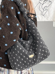 Winter fluffy shoulder bag in dark grey faux fur with white polka dots and gold logo