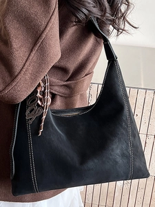 Sac hobo noir mat avec surpiqûres contrastées et grande capacité pour femmes