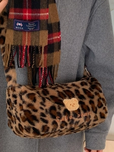 Sac à épaule en peluche léopard avec broderie d'ours mignon pour la mode d'hiver