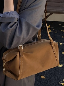 Retro brown suede Boston shoulder bag for women with minimalist vintage design