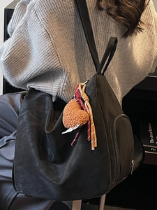 Grand sac cabas vintage noir en cuir souple avec pendentif cœur pour femmes