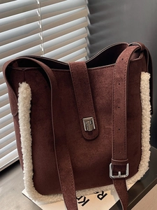 Vintage Suede Faux Fur Trim Shoulder Bag Large Capacity Solid Color Bucket Bag For Women Fashion Crossbody Handbag