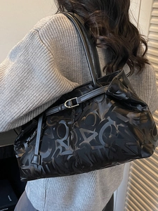 Retro black large capacity tote bag with letter embossing and thin shoulder straps