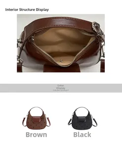Détails de l'intérieur du sac à bandoulière avec fermeture éclair et doublure