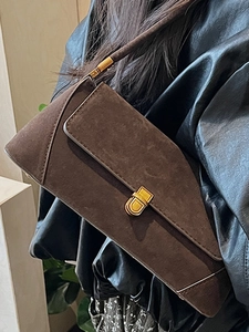 Borsa a spalla vintage francese in camoscio marrone scuro con chiusura dorata