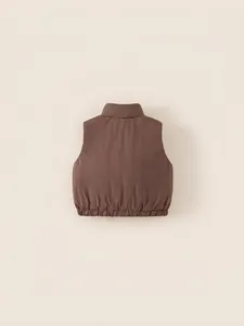 Gilet rembourré marron foncé pour enfants avec col montant et ourlet élastique coupe-vent