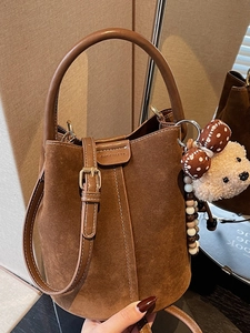 Vintage Women Suede Bucket Bag Large Capacity Commuter Shoulder Bag Fashion Handbag With Bear Pendant And Inner Pouch