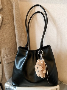 Damen Minimalistisch PU Leder Einkaufstasche Große Kapazität Schultertasche Koreanischer Stil Handtasche Mit Plüsch Hund Anhänger