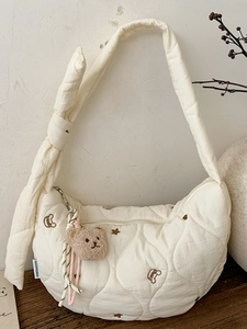 Damen Gesteppte Puffer Schultertasche Leicht Gesteppt Bestickt Bär Stern Herz Umhängetasche Hobo Bag Mit Plüsch-Anhänger