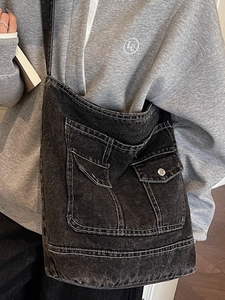 Borsa tote in denim nero lavato retrò con tasche cargo e grande capacità interna