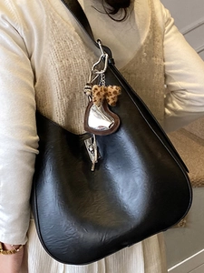 Black large capacity shoulder tote bag with leopard bow and heart mirror charm decoration