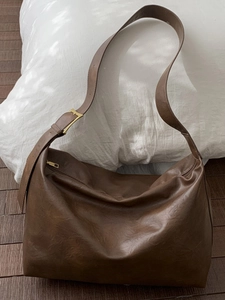 Large capacity vintage brown faux leather tote bag with gold buckle and adjustable strap