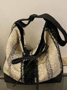Large Capacity Women Woolen Tote Bag Leopard Print Striped Plush Star Pattern Shoulder Bag Casual Winter Fashion Handbag