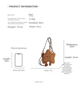 Comparaison de taille du mini sac étoile en peluche avec l'iPhone 16 Pro Max blanc