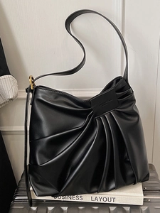Sac fourre-tout plissé noir tendance avec boucle en métal doré pour l'épaule