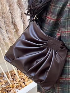 Sac fourre-tout plissé marron foncé en similicuir pour la saison d'hiver mode