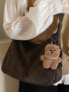 Brown suede tote bag with large capacity and cute plush bear charm for winter