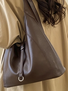 Minimalist dark brown retro hobo tote bag with lychee pattern and decorative stitching