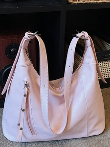 Grand sac cabas minimaliste rose clair en similicuir avec détails de fermeture éclair