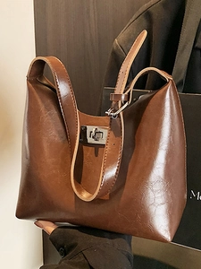 Women Minimalist PU Leather Tote Bag Vintage Silver Turn Lock Shoulder Bag Solid Color Commuting Underarm Bucket Bag