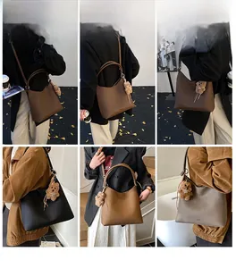 Collage de grands sacs cabas chics en plusieurs couleurs pour des looks d'hiver