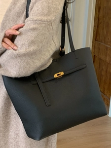 Classic black leather tote bag with gold metal lock and large capacity for women
