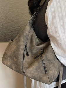 Grand sac cabas rétro gris anthracite avec plusieurs poches zippées et texture cuir lavé