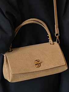Sac à bandoulière beige vintage avec fermoir doré géométrique et poignée supérieure