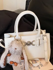 Petit Sac Carré en Cuir PU Vintage pour Femme Sac à Bandoulière Minimaliste Urbain Avec Pendentif Lapin en Peluche