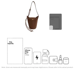 Sac seau marron grainé avec guide de capacité montrant l'espace pour smartphone 6,7
