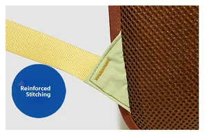 Vue macro de la couture de renfort sur les bretelles du sac à dos de randonnée vert clair