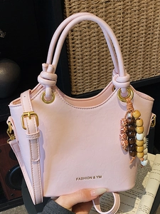 Sac Seau en Cuir PU Rétro pour Femmes Minimaliste Grande Capacité Sac à Bandoulière Avec Pendentif en Perles de Bois pour Trajet Quotidien