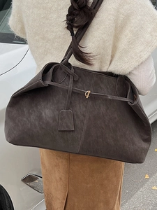 Grand sac cabas vintage en daim marron porté à l'épaule style décontracté pour femme