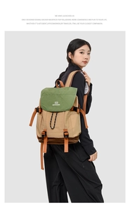 Détail de sac à dos en nylon multicolore avec boucles robustes et sangles réglables