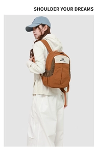 Vue détaillée du sac à dos extérieur avec couches multi-poches et sangles réglables