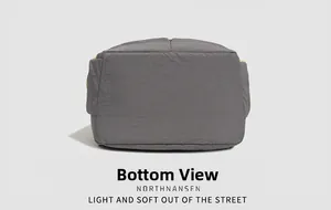 Vue détaillée du fond gris en nylon durable pour le sac à dos de voyage léger